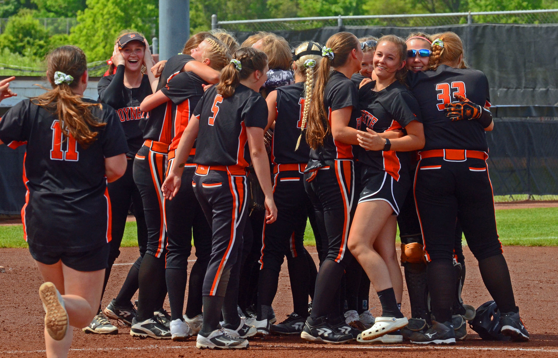 Poynette Pumas celebrate